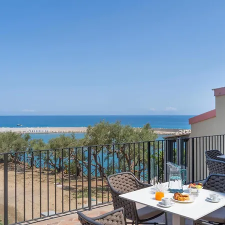 Guest house Villa Vincenza Deluxe Rooms Capo d'Orlando