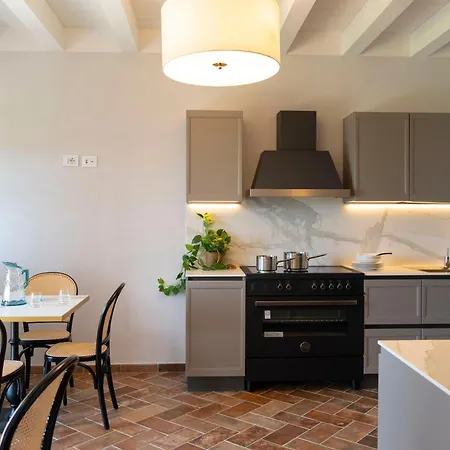 Villa Vincenza Deluxe Rooms